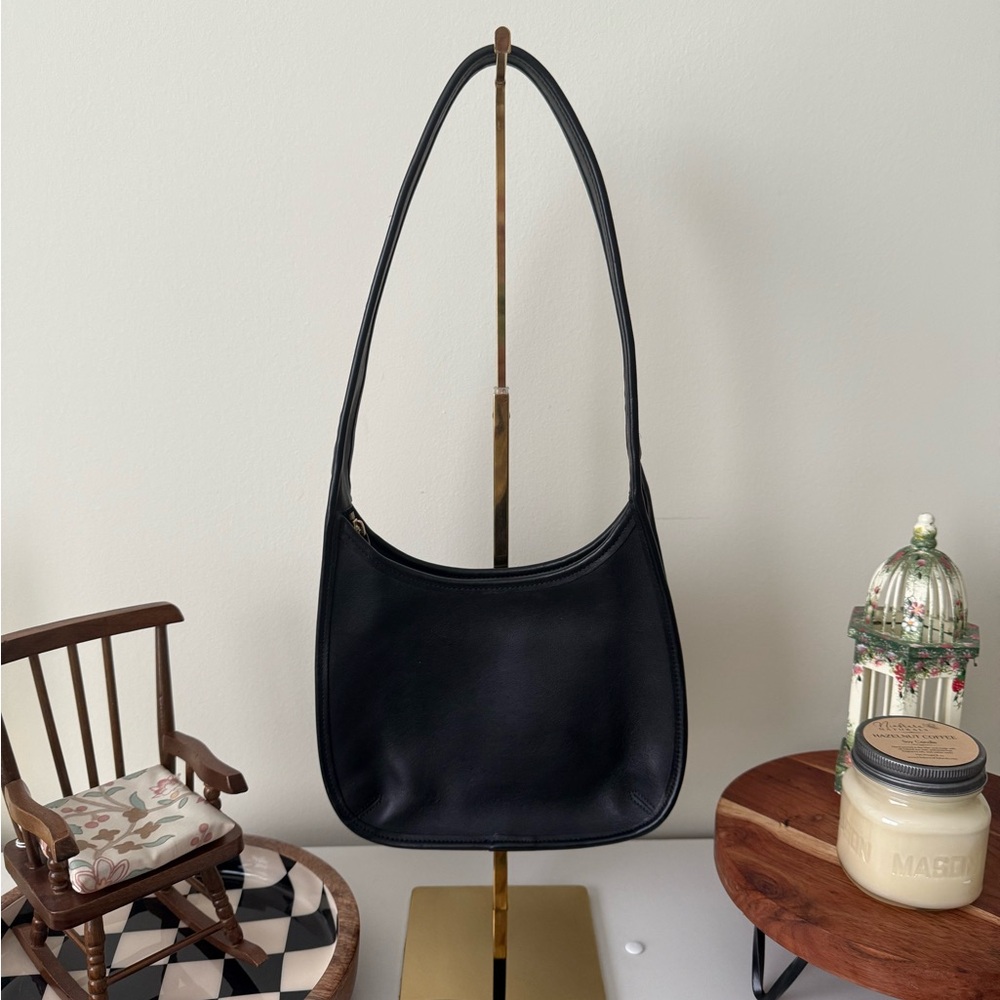 Vintage Coach Ergo 9020 in Black